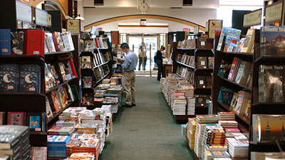 inside-barnes-and-noble-store